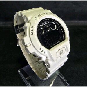 Men's Casio G-Shock DW-6900NB (3230) White/Chrome Digital Watch New Battery